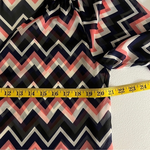 Living Doll Blouse Semi Sheer Women's Large Chevron Pattern 3/4 Sleeves V-Neck - Picture 8 of 10